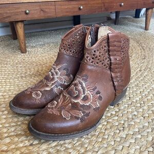 Floral cowgirl boots